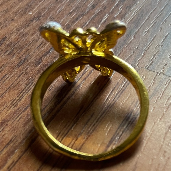Gold color size 10 butterfly ring with rhinestones new in package - Picture 5 of 5